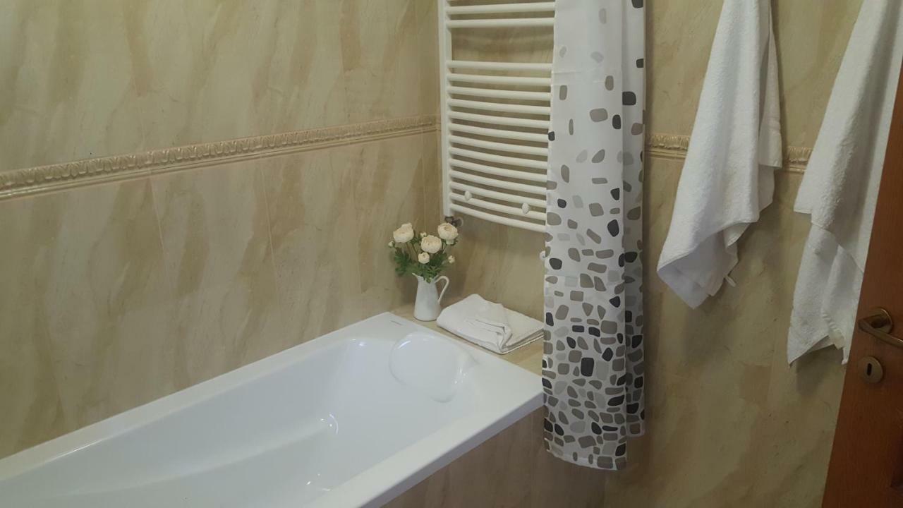 Cozy Apartment In Brasov Bagian luar foto